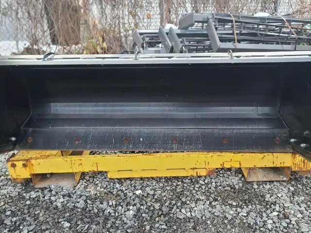 2022 HLA Attachments SP150066 Gratte à neige