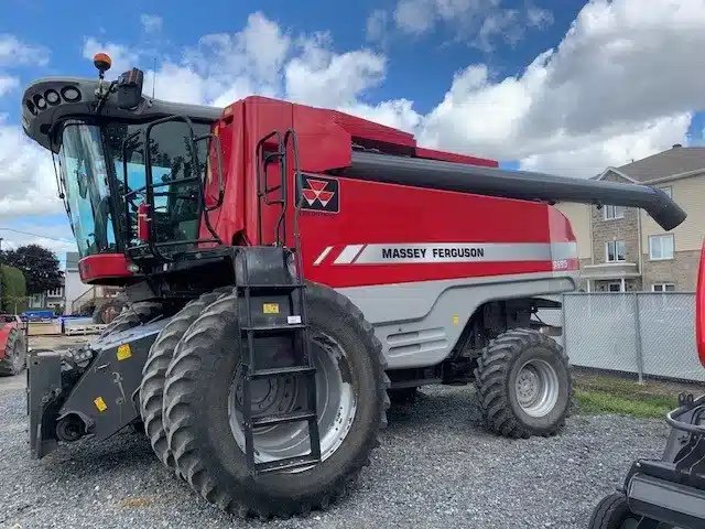 2009 Massey Ferguson 9695 Batteuse