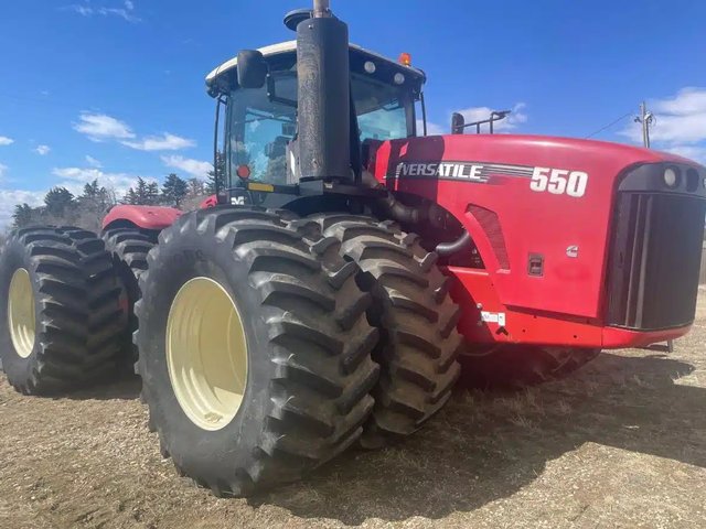 2012 Versatile 550 Tracteur
