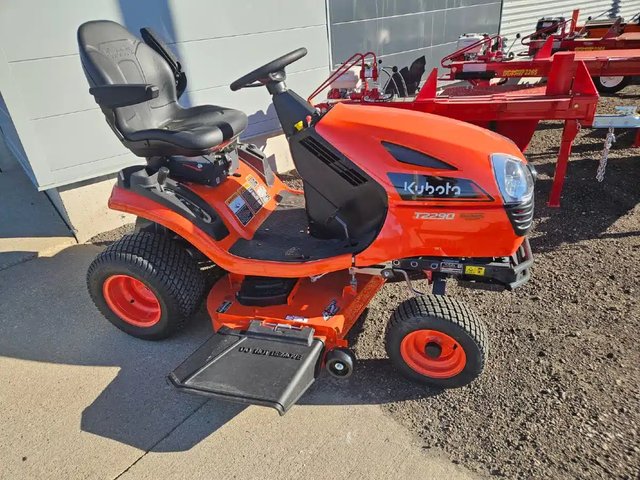 2026 Kubota T2290 Tracteur à pelouse