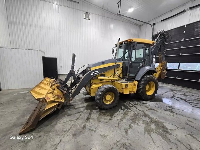 2017 DEERE 410L Rétrocaveuse