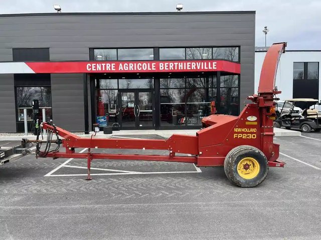 2002 New Holland FP230 Mangeoire extérieur linéaire
