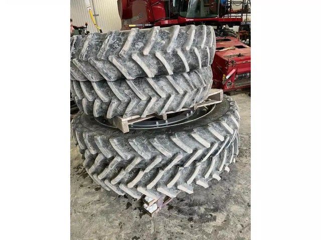 2024 Case IH 320/85R38 320/90R54 Pneus