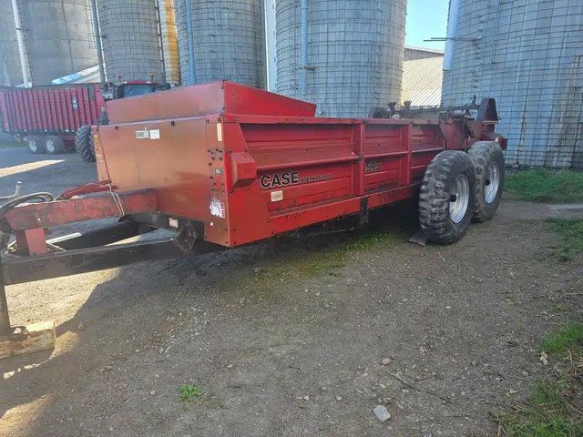 1989 Case IH 595 Épandeur à fumier