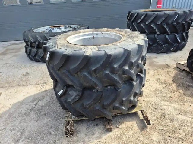 2020 Firestone 420/85R28 Pneus