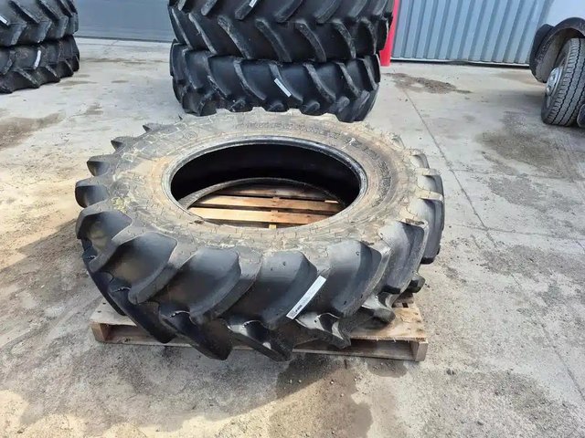 2017 Firestone 380/85R30 Pneus