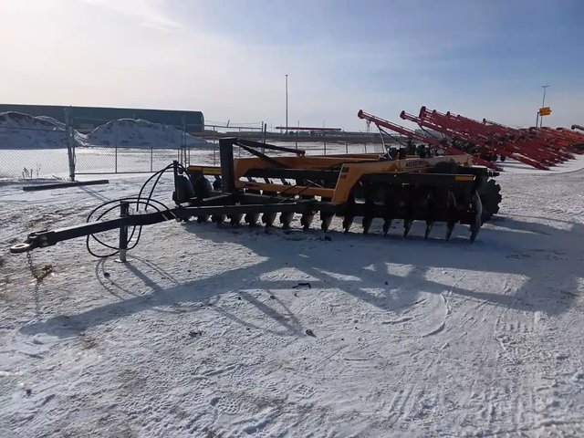 2026 Kubota 325 16' Disque