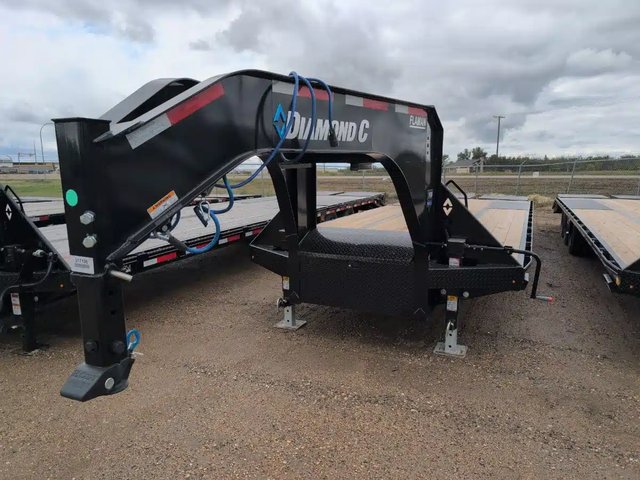 2027 Diamond C FMAX Trailer