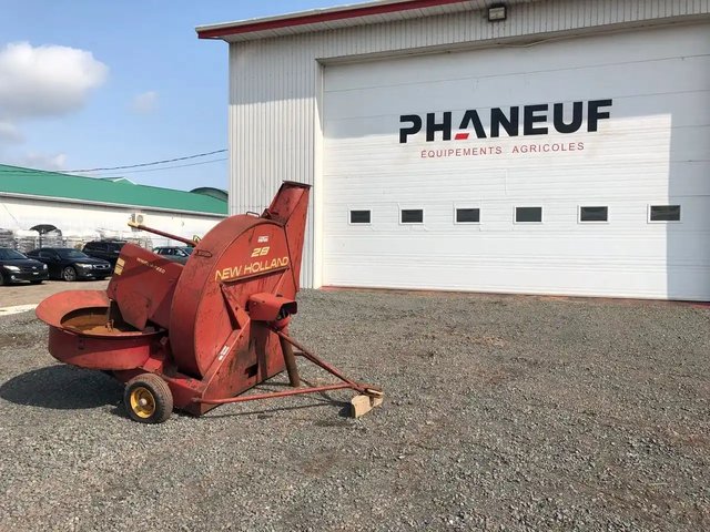 1996 New Holland 28 souffleuse de fourrage