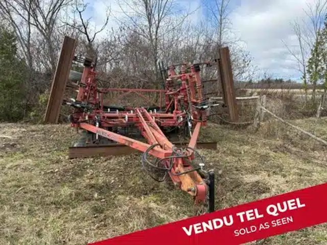 Wil-Rich 3400 Cultivateur
