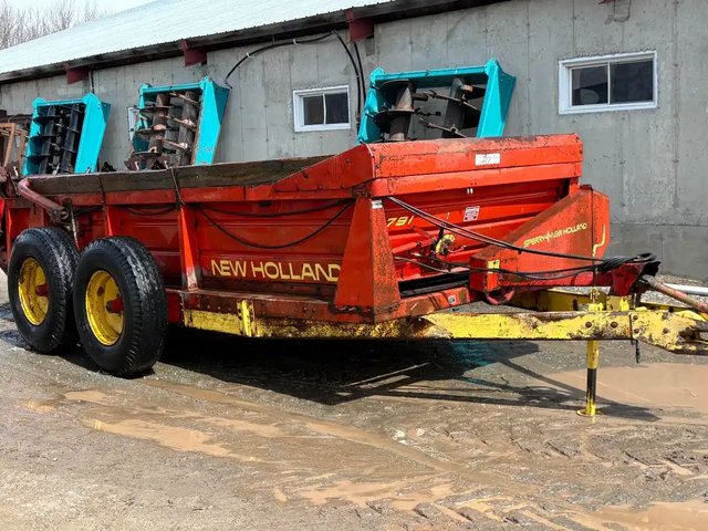 New Holland 791 Épandeur à fumier