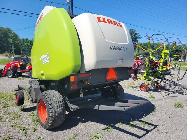 2007 CLAAS VARIANT 360RF Presse à Balle Ronde