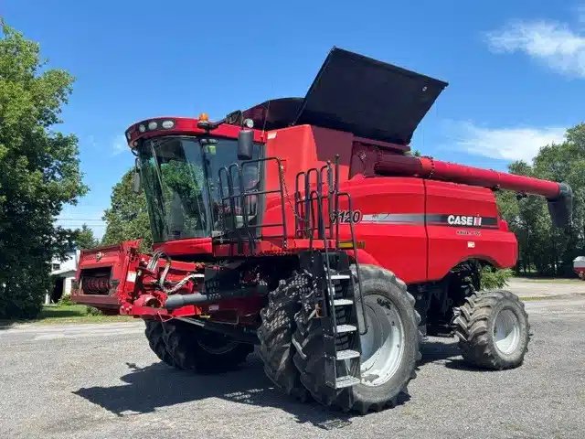 2011 Case IH 7120 Batteuse
