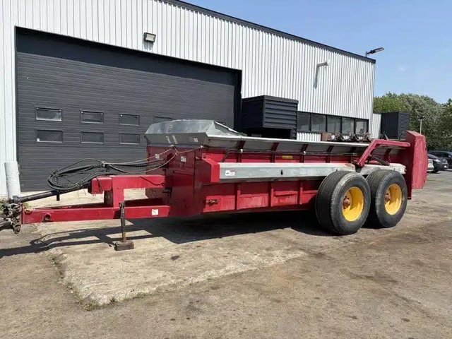 2011 New Holland M2080 Épandeur à fumier