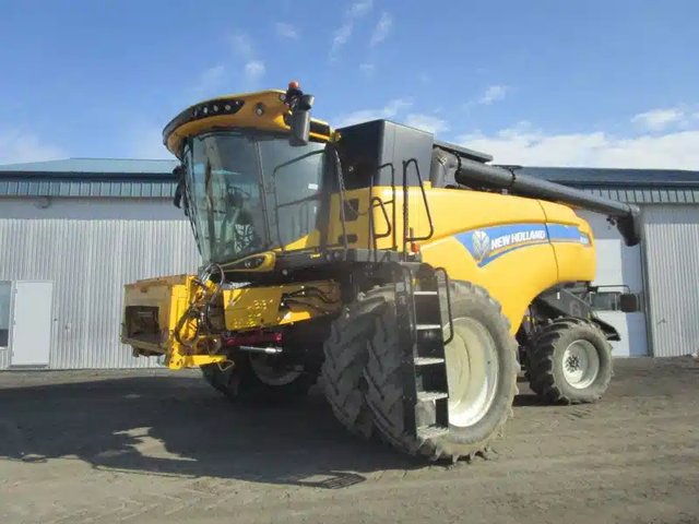 2019 New Holland CX8.80 4X4 Batteuse
