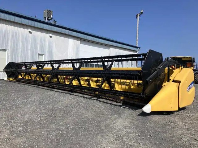 2012 New Holland 740CF Header - Flex
