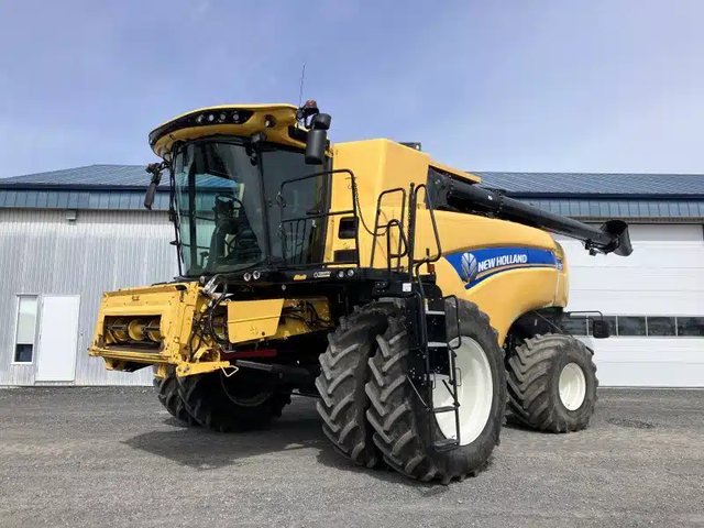2022 New Holland CX8.80 Batteuse