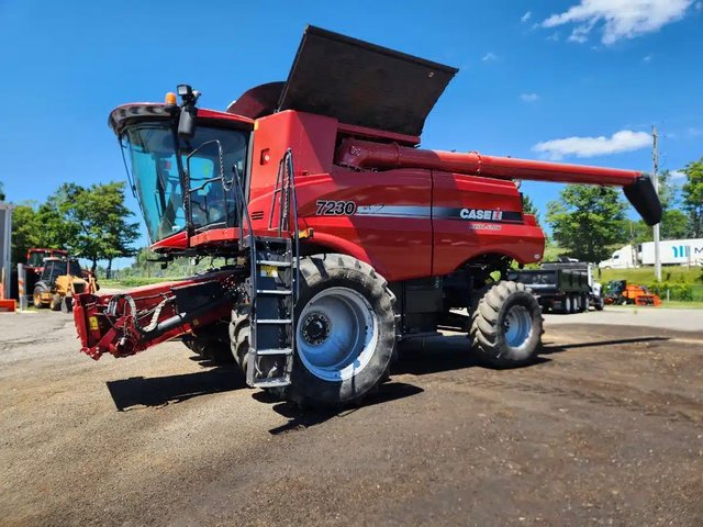 2013 Case IH 7230 Batteuse