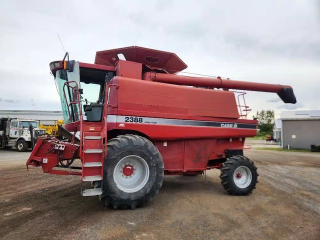 1999 Case IH 2388 Batteuse