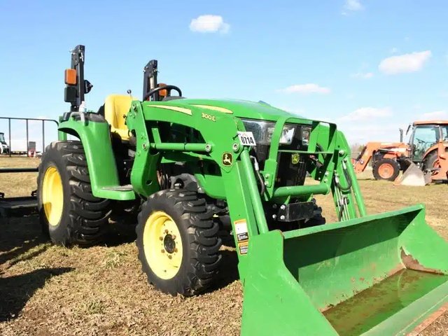 John Deere 3025E Tracteur
