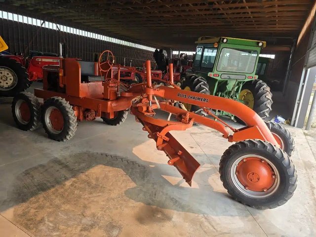 Allis Chalmers D Niveleuse (Gratte panier)