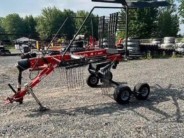 2022 Kubota RA1042T râteau