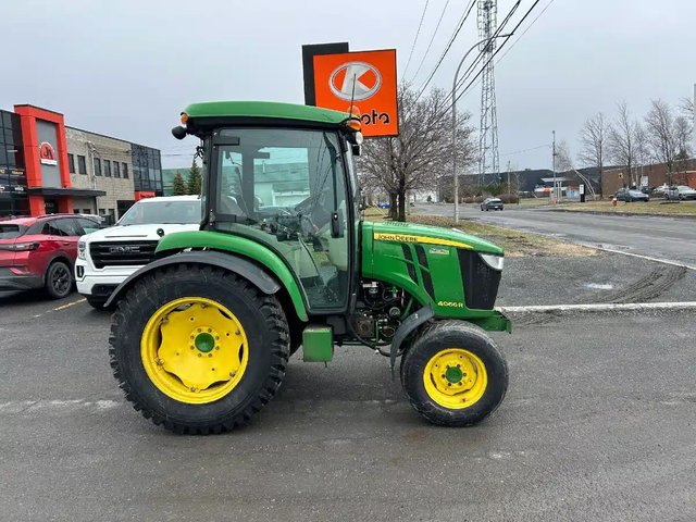 2015 John Deere 4066R Tracteur