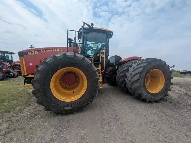 2025 Versatile 620 Tracteur
