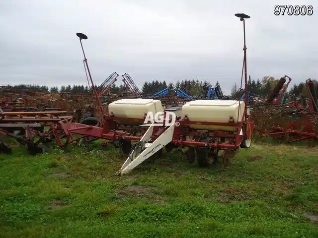 International 56 Planteur