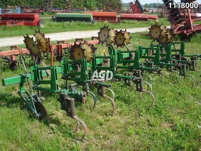 John Deere cultivateur - en rang
