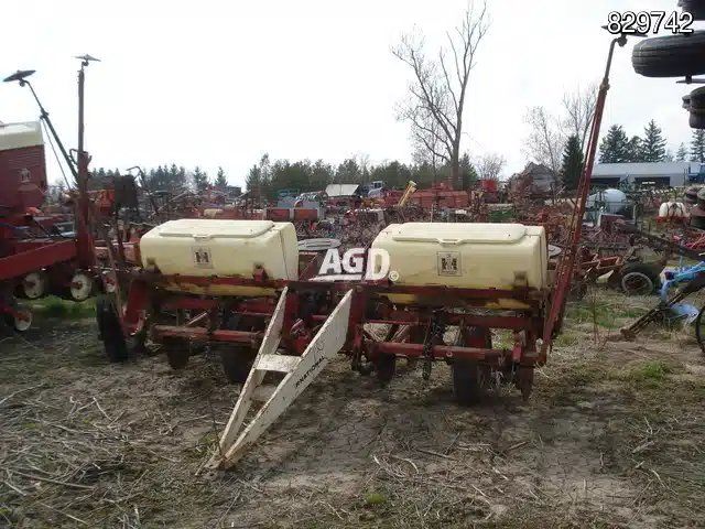 International 56 Planteur