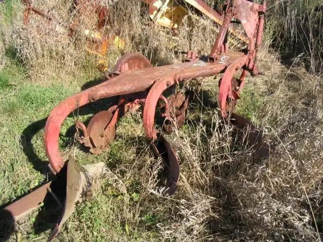 David Brown 3 furrow Charrue