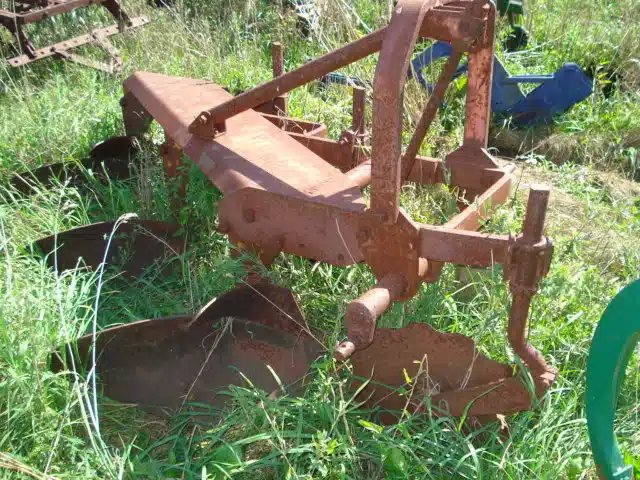 David Brown 3 Furrow Charrue
