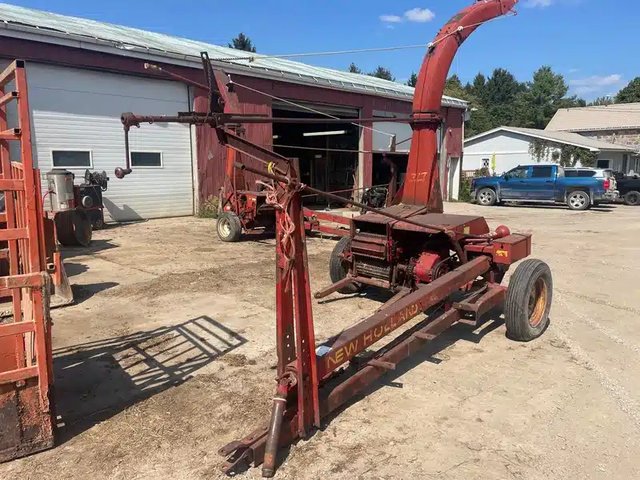 New Holland 717 Fourragère
