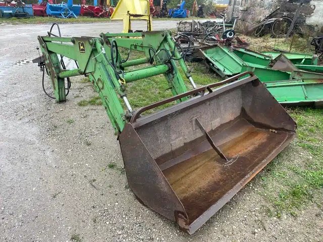 John Deere 240 chargeur frontal