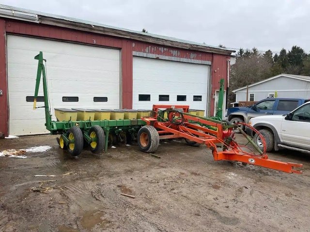 John Deere 7100 Planteur