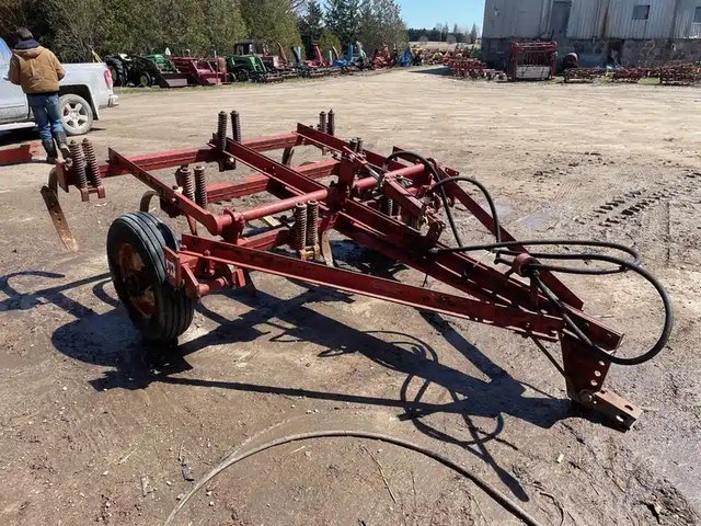 International 7 Tooth Cultivateur Sous-soleur