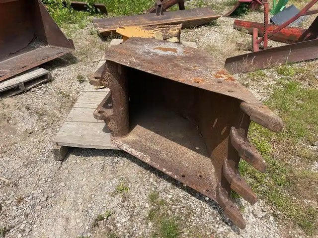 24" Godet (bucket)