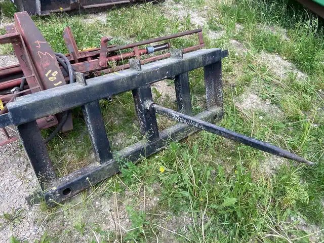 1 Prong Pic à Balle