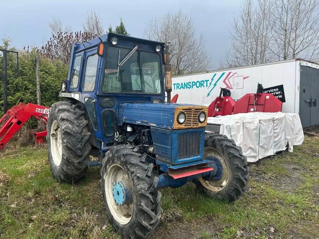 1987 Universal 640 DTC Tracteur