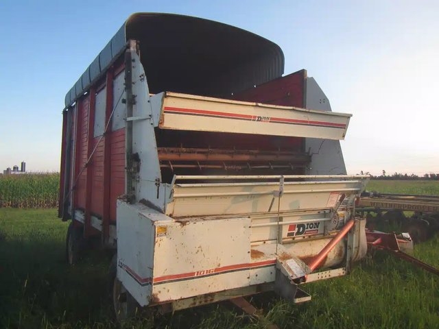 1990 Dion 1016 Boîte à fourrage