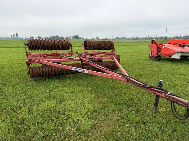 RJ Equipment RJF 1824 Rouleau émotteur'