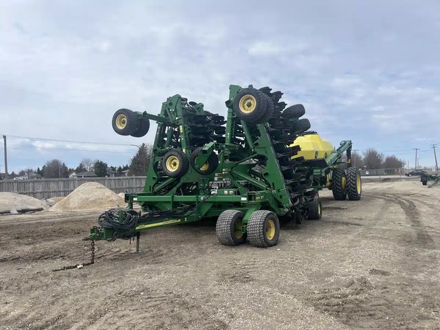 2014 John Deere 1890 Semoir à air