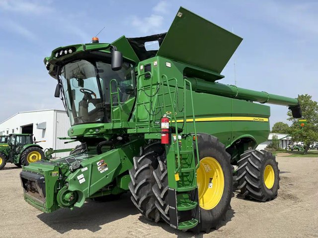 2019 John Deere S780 Batteuse