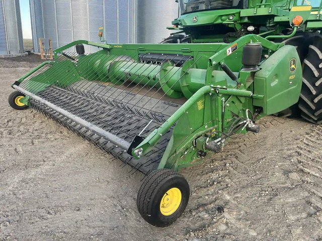 2017 John Deere 615P Nez - Ramasseur