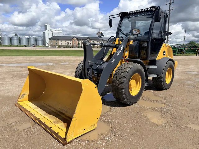 2025 John Deere 304 G Chargeur sur roues