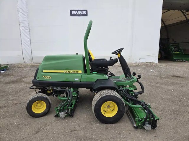 2022 John Deere 7700 Batteuse