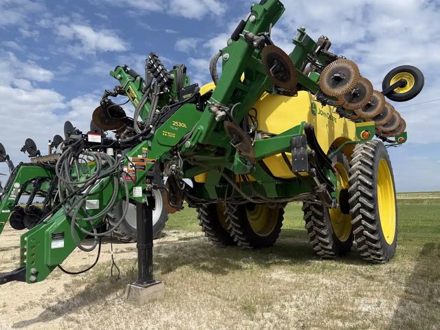 2019 John Deere 2530L Arroseur - Trainé