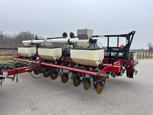 White 6600 Planteur