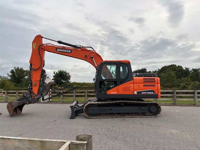 2019 Doosan DX140 LC-5 Excavatrice
